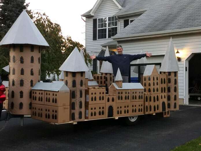 Halloween-family-Ed-Davis-and-castle